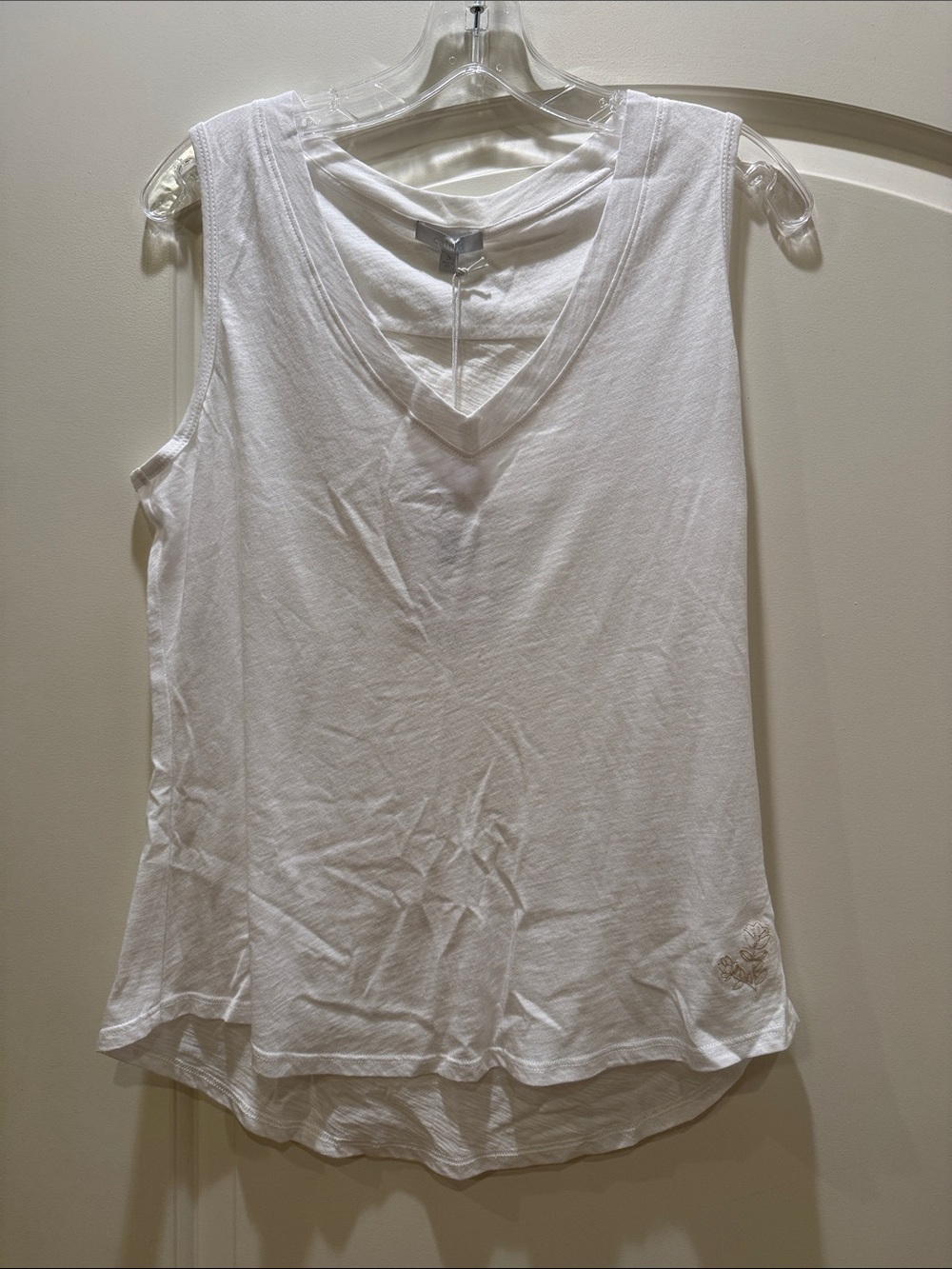 NWTS  Women's White & Black V-Neck Sleeveless Tank Tops-Soft Everyday Layer